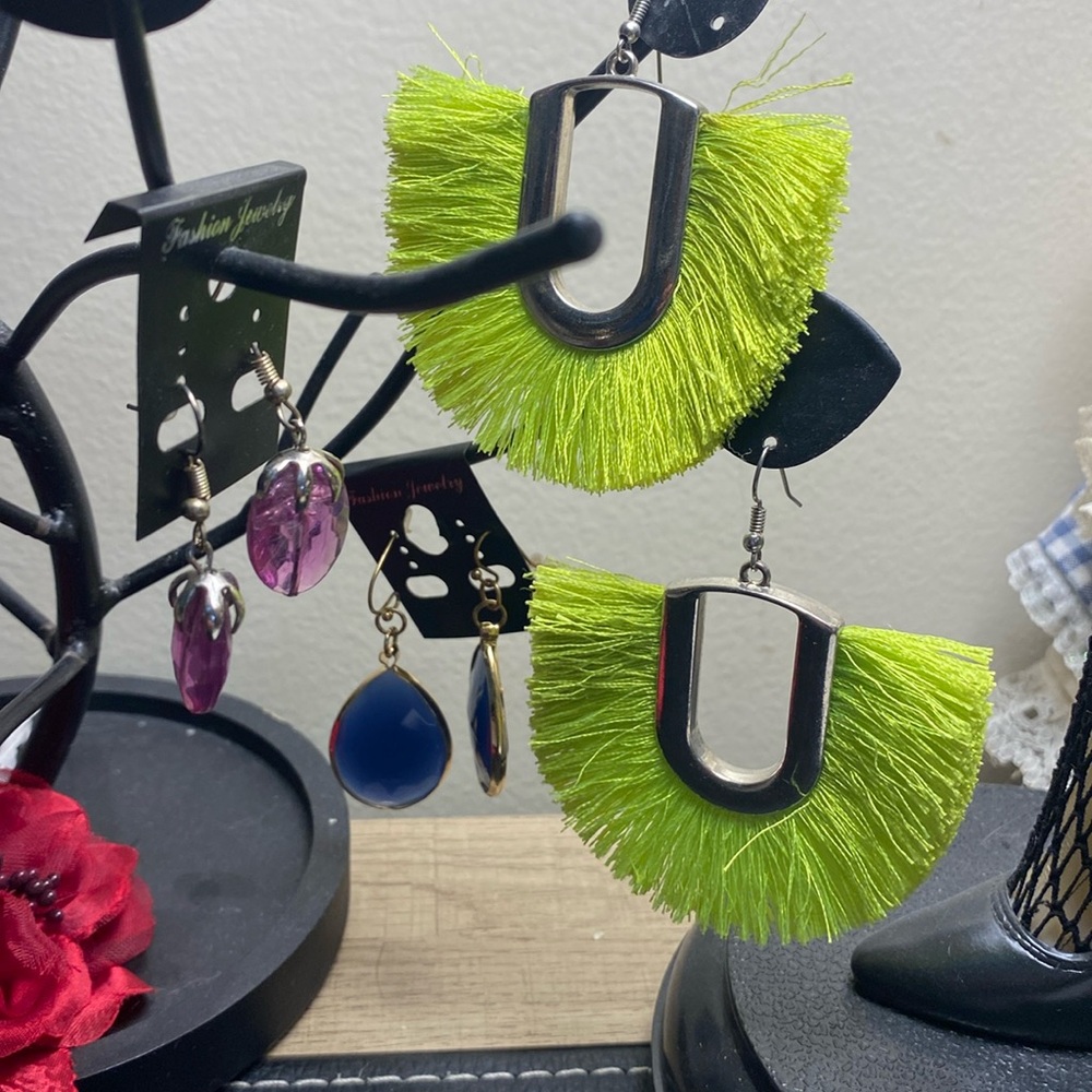 3 pairs of earrings